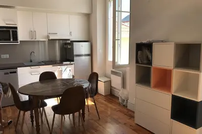 Image de Grand studio à Biarritz à côté du centre de Thalassothérapie de la plage Miramar