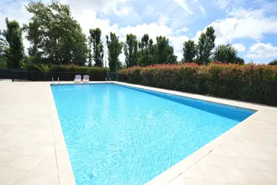 Image de Grimaud: Charmante villa au calme dans résidence privée avec piscine et jacuzzi