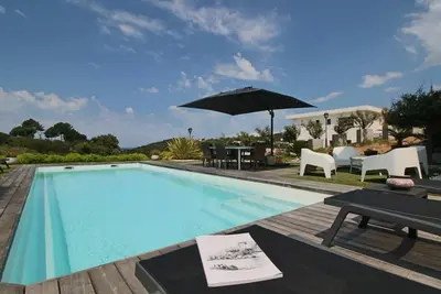 Image de villa piscine vue mer