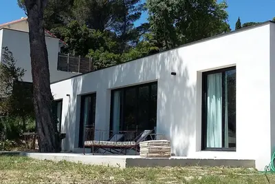 Image de Avignon, Fr(84000), villa contemporaine sur les hauteurs d'Avignon, Les Angles