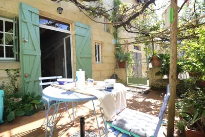 Image de Gite de Claire, village Médiéval Couze rivière, boutiques voie verte vélo animal