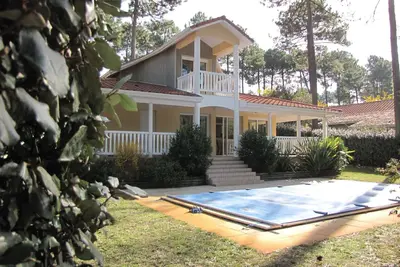 Image de Lacanau Océan Eden Parc : Villa de standing avec piscine en 1ère ligne de golf<br>