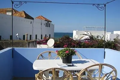 Image de maison de charme nouvellement rénovée dans la médina, belle vue sur la mer
