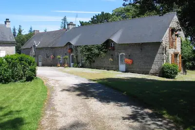 Image de spacieuse longère 5 chambres vacances famille ou groupe jusqu 'à 10