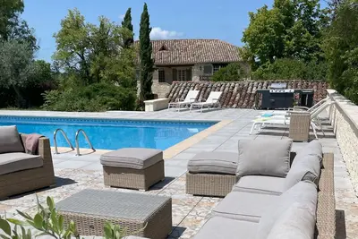 Image de Superbe maison en pierre du Quercy blanc avec grande piscine