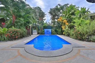 Image de Quatre villas de style boutique dans un cadre de forêt tropicale à Playa Hermosa, Jaco
