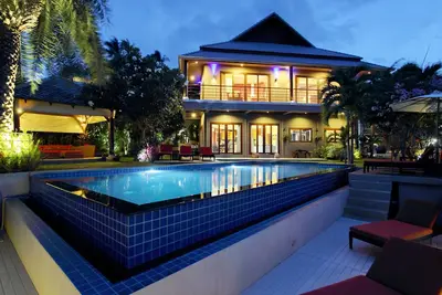 Villa DocMai 5br + piscine privée et vue sur la mer
