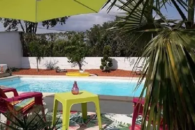Image de maison plain-pied, piscine, jardin aménagé 20 mn de la mer, 15  mn de l'Espagne