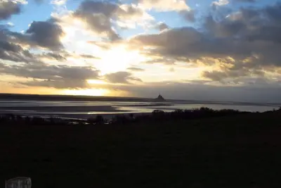 Image de Gîte Mell : dans la Baie du Mont St Michel avec jardin