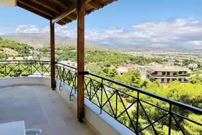 Image de Penthouse de 2 chambres avec vue d'un million de dollars!
