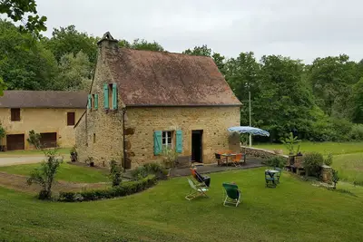 Image de A l'orée du bois, gite in Cazals, Lot, 4 km from the Dordogne.