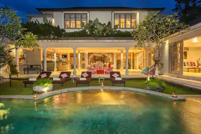 Image de Concepteur Villa au Centre Seminyak et à pied de la plage