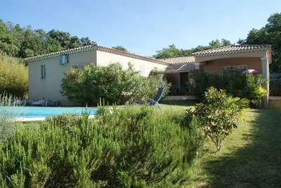 Image de Villa de plain-pied avec piscine proche d'Uzès