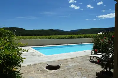 Image de Quiet vineyards, Gulf of Saint Tropez, beautiful villa, private pool.