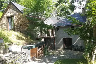 Image de Pour un séjour en famille ou en groupe, une agréable grange aménagée à Ens