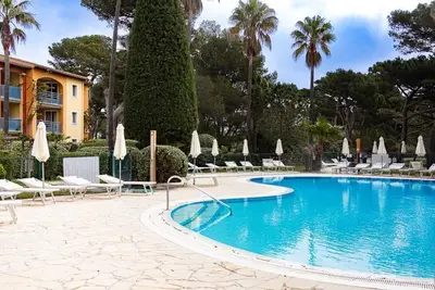 Image de Presqu'Ile De Giens - 83400 Hyeres - La Badine - Accès à 100 m de La Mer