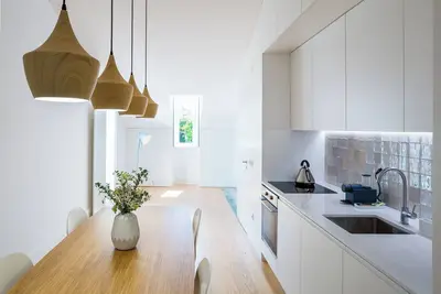 Image de Appartement de charme avec vue sur la rivière et terrasse par São Vicente 1797