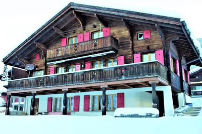 Image de Authentique Chalet luxueusement rénové loué dans son ensemble\n(Air conditionné)