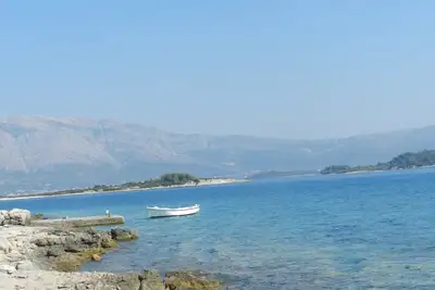 Image de Appartement confortable avec une vue imprenable sur la mer
