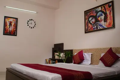 Chambre privée confortable dans un penthouse de 2 Bhk