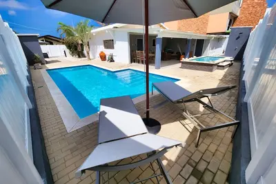 Image de Meilleur emplacement à distance de marche de la plage, des restaurants, des bars, des casinos et des centres commerciaux