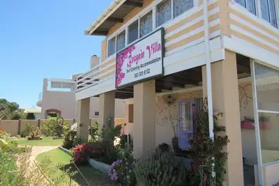 Image de Appartements côtiers calmes avec vue sur la mer - couchers de soleil spectaculaires