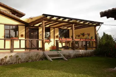 Image de hermosa casa rústica cerca de Pifo