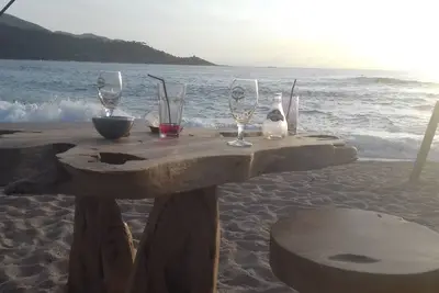 Image de Appartement les pieds dans l'eau avec terrasse et petit jardin