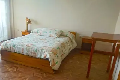 Image de Chambre Simple Cosy Dans Une Maison Familiale