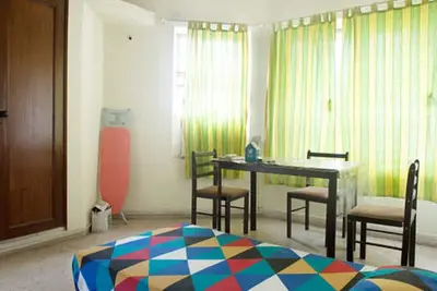 Image de Grande chambre principale avec salle de bains attenante, cuisine séparée, hall