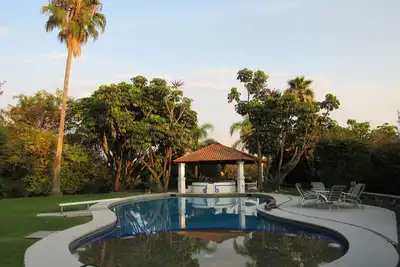 Image de Piscine de 5000 mètres, jacuzzi et grand jardin Villa mexicaine de 5000 mètres