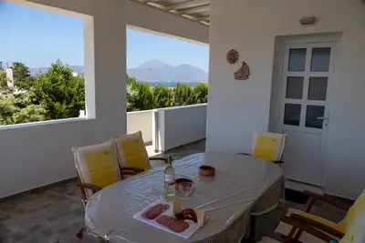Image de ★ Oleander ★ maison familiale près d'Adamas avec vue magnifique