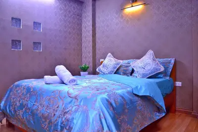 Image de Maison privée spacieuse et calme au coeur de Hanoi