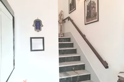Image de Chambre Quadruple à Bas Prix avec Wifi et Ac