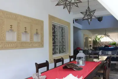 Image de Cozy maison de vacances à louer. livre pour profiter avec votre famille, amis ou pour affaires