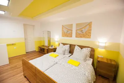 Image de Budaguide Central Ap1 pour 2-4 personnes