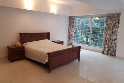 Image de Chambre luxueuse de grande taille @ Gulshan2