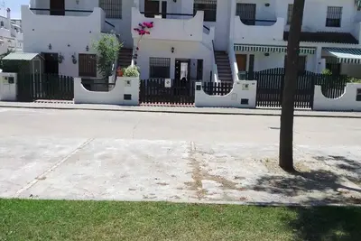 Image de La Antilla - Apartamento cerca de la playa y centro con aparcamiento privado.