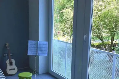 Image de Loft moderne avec vue et lumière