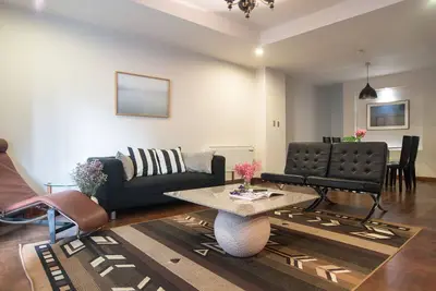 Image de Spacieux Retro Style Classique Condo \/ à côté de Bts \/ 1 arrêt de Silom et Siam Bts