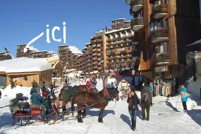 Image de Avoriaz, Plein Centre, Ski Au Pieds, Video Projecteur