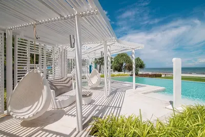 Image de Détendez-vous dans un condo de plage de luxe avec accès à la plage privée