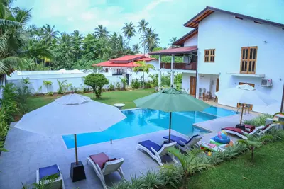 Image de HikkaResort - Une incroyable villa de luxe 6br avec piscine privée