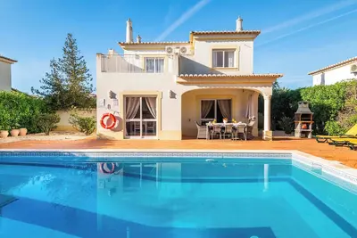 Image de Villa Oasis, 2 piscines extérieures et 1 piscine couverte, jacuzzi, tennis et parc infantile