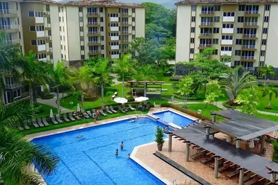 Image de Jaco Costalinda, beaux appartements et élégants à louer, 1 pâté de maisons de la plage