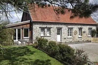 Image de Maison en pierre de qualité avec 3 chambres dans la campagne normande