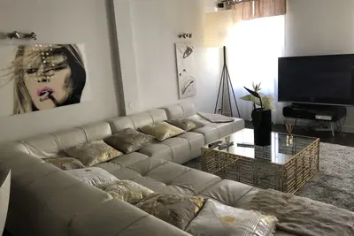 Image de appartement T3 de charme situé au cœur du village à 30 mètres du port