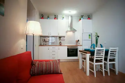 Bien situé et joliment meublé 10 min Palms Beach Carriere