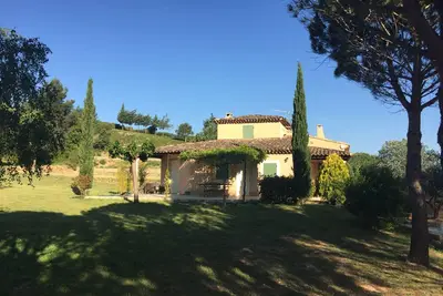 Villa à la campagne 10 mins d'Aix-en-Provence dans un endroit très calme