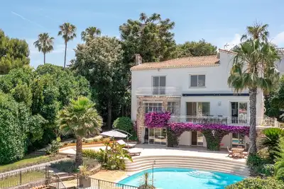 Image de Belle villa moderne de 5 chambres au coeur du Cap d'Antibes